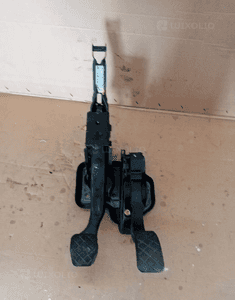 Pedały pedał hamulca gazu potencjometr VW Polo 9N 6Q1721058AE 2