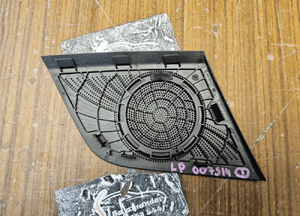 Maskownica Głosnika 8T0857227A 8T0857228A Kratka Oslona Konsoli Deski Kokpit Bang & Olufsen Audi A4 B8 A5 7