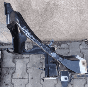 Toyota Corolla Verso lift okular wzmocnienie przod prawe lewe 2