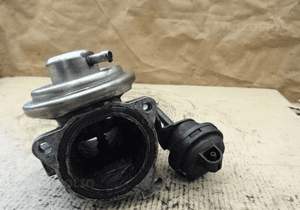 ZAWÓR EGR AUDI VW GOLF BORA 038131501E 2