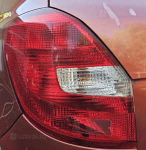 Skoda Fabia II 2 lampa tył tylna prawa lewa 2