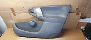 Tapicerka boczek prawy przód przednia prawa Toyota Aygo 67611-0H010 2