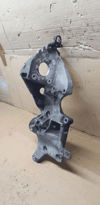 Łapa mocowanie alternatora VW Passat B6 2.0 TDI 03L903143D 6