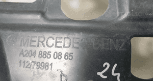 Mercedes W204 ślizg zderzaka prawy przód 4