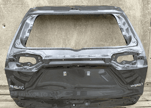 Klapa bagaznika tyl tylna toyota RAV4 5 v 2019- 1
