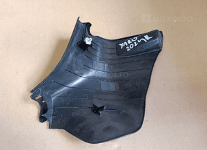 Osłona prawa słupka progu prawego dolna toyota yaris iv 4 62111-K0020 1