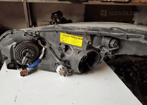 lampa prawa przód subaru legacy IV 3