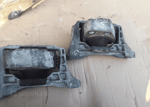 Mazda 3 BK 5 2.0 citd Poduszka silnika mocowanie 1