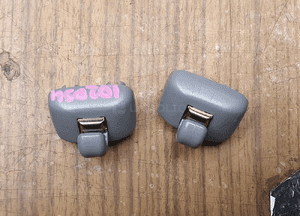 Uchwyt 8E0857563 Mocowanie Słonecznik Haczyk Podsufitka PlatinHell Aqua Osłona Słoneczna Daszek AUDI A4 B6 B7 25