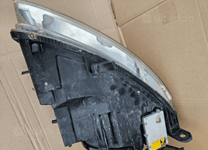 Audi A6 C6 lampa przód przednia Xenon  lewa 6