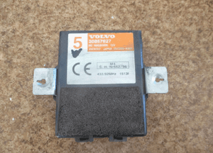 MODUŁ CENTRANEGO ZAMKA VOLVO V40 S40 30857627 1