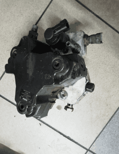 pompa wtryskowa volvo xc 90 2.4 d 5 0445010111 1