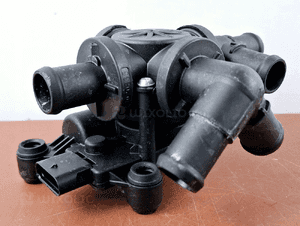 Audi OE Pompa wody 8B3963375A 2