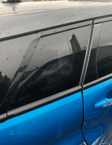 Szyba w błotnik prawa Range Rover Evoque 5-drzwiowy