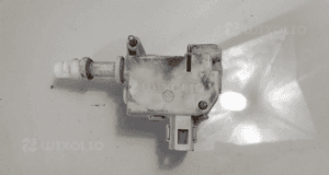 AUDI A8 D3 SILNICZEK KLAPKI PALIWA 4E0810773A 3