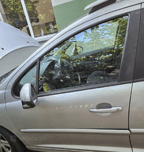 Peugeot 207 drzwi przód przednie prawe EZRC 2