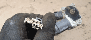 Silniczek szyby prawy przód przedni prawy Mercedes E-Klasa W211 A2118203042 2