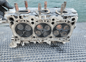 Głowica 0593S 0594S Lewa Prawa Wałki Zawory Pokrywa 2.7 3.0 TDI V6 Audi A4 B8 A5 A6 Q5 VW 32