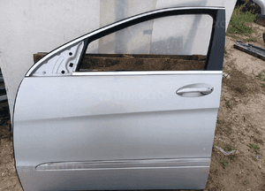 Drzwi lewy przod mercedes W251 r-klasa 1