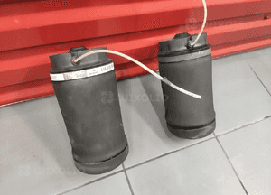 MERCEDES R-KLASA W251 MIECH PODUSZKA ZAWIESZENIA LEWY PRAWY TYŁ ORYGINAŁ 1