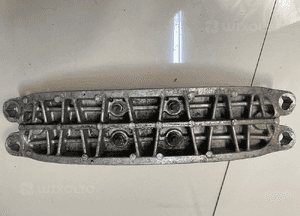 Lexus is 220D 2.2 łapa podpora skrzyni biegów 4