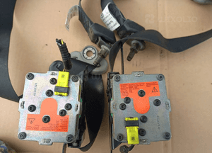 Toyota Yaris II   pas bezpieczeństwa przód przedni prawy   06-11 3