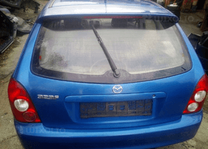 Mazda 323f bj 98-03 HB szyba tylna tył w klapie 1