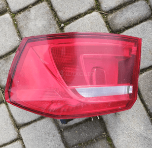 LAMPa tył golf sportvan 1