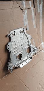Osłona podwozia płyta pod silnik BMW M5 G30 F90 8072711 6887546 3