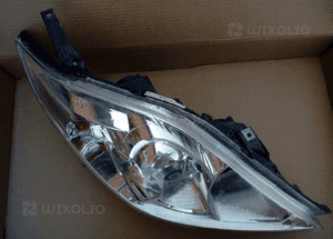 Mazda 5 V lampa przod xsenon prawa  06 7