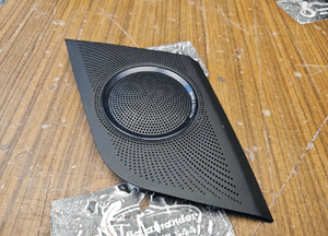Maskownica Głosnika 8T0857227A 8T0857228A Kratka Oslona Konsoli Deski Kokpit Bang & Olufsen Audi A4 B8 A5 4