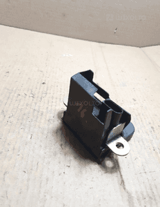} ZAMEK KLAPY TYŁ VW PASSAT B6 KOMBI nr 1K6827505c 2