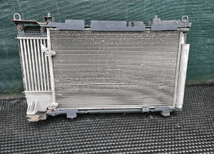 Chłodnica Wody Plynu Klimatyzacji Intercooler Wentylator 1.4 D4D Toyota Auris 1 I Lift 2011r 2