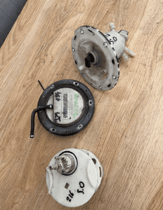 Mercedes S 221 CL 216   pompa paliwa benzyna 500 / 550 1