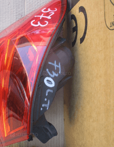 Lampa tył tylna prawa lewa bmw F30 w błotnik 4