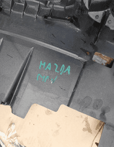 Grill  mazda mpv 2004 ATRAPA PRZEDNIA GRILL 3