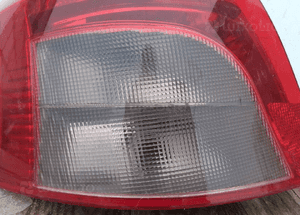 Toyota yaris ii 2 lampa tył tylna lewa 2