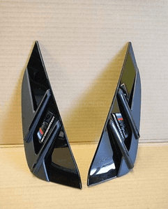Znaczek kratka emblemat logo błotnika lewy prawy bmw M3 G80 competition 1