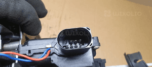 Zamek prawy przód przedni prawy Audi A4 B6 7PIN 4B1837016E 5