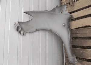 Mazda 5 lift błotnik prawy przód przedni  26X 3