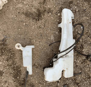 honda CRV 2006r  zbiorniczek płynu spryskiwaczy pompka 2