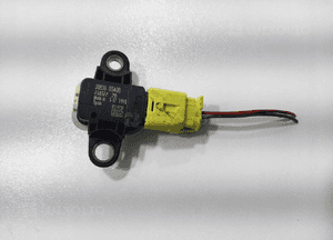 Czujnik uderzeniowy pieszych nissan navara iv D23 NP300 988365SA0B 2015-22 2