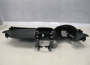 Jaguar xe X760 deska kokpit konsola uk 2
