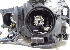 XC90 lampa prawa przednia xenon skretny 30698575 11