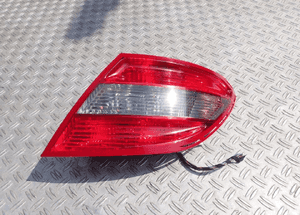 Lampa prawa tylna mercedes W204 sedan A2048203064 radom 1