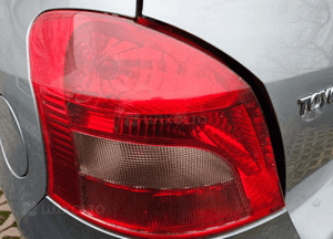Toyota Yaris II 2 06-11 lampa tył tylna prawa lewa 1
