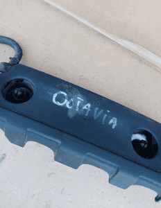 Pokrywa osłona silnika kolektora Skoda Octavia II 2.0 FSI 3