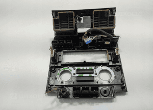 Ramka osłona deski rozdzielczej radia land rover defender 7H12-045F67 07-14 3