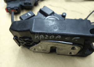 Mazda 5 V zamek drzwi przód przednich prawy 05-10 3