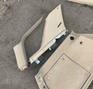 MERCEDES ml  164 boczki bagażnika  podłoga beżowe tył tylne 6